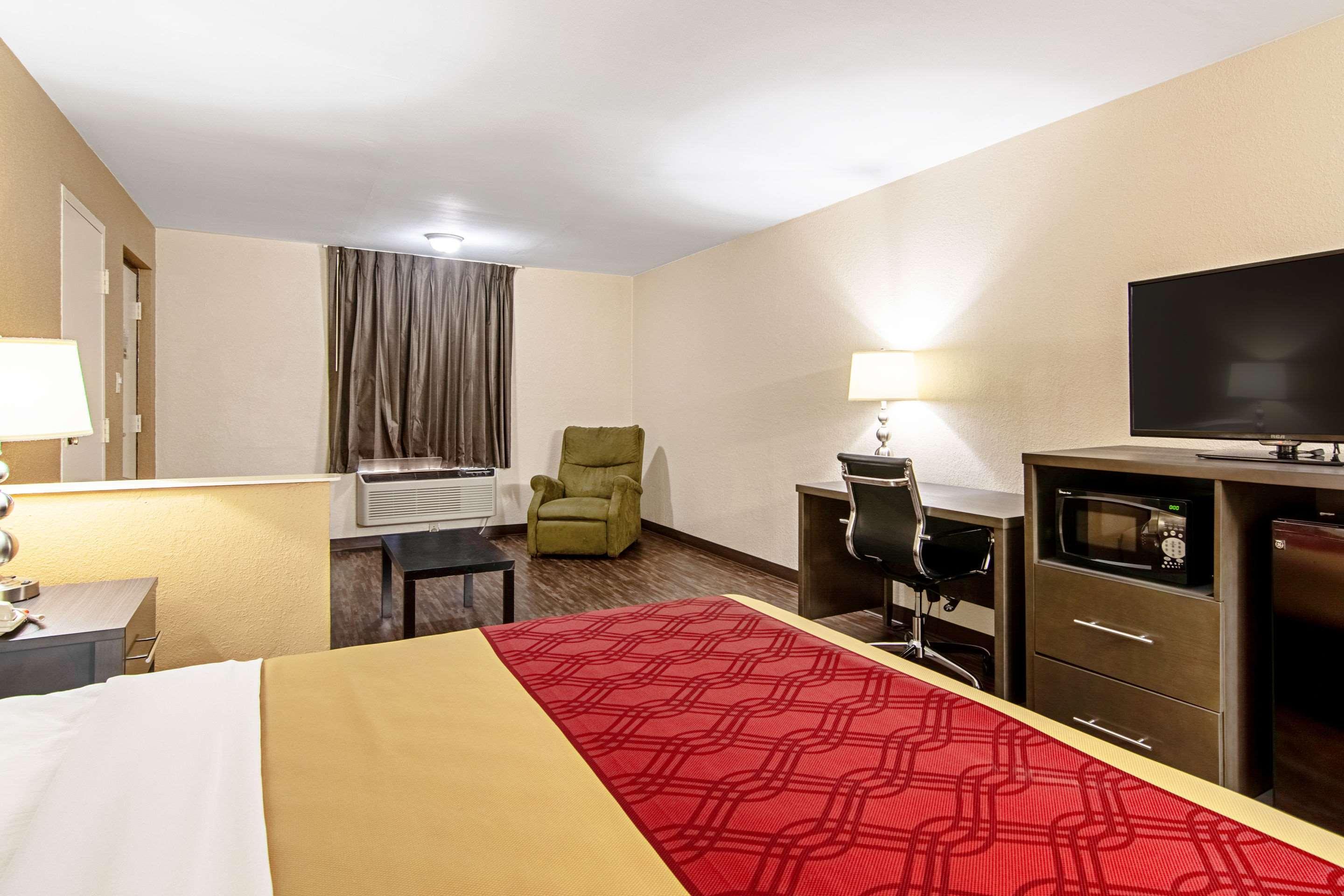 Econo Lodge Inn & Suites Matthews - Charlotte Exteriör bild