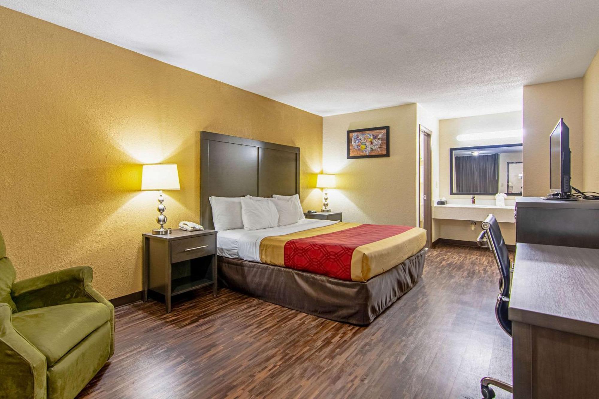 Econo Lodge Inn & Suites Matthews - Charlotte Exteriör bild