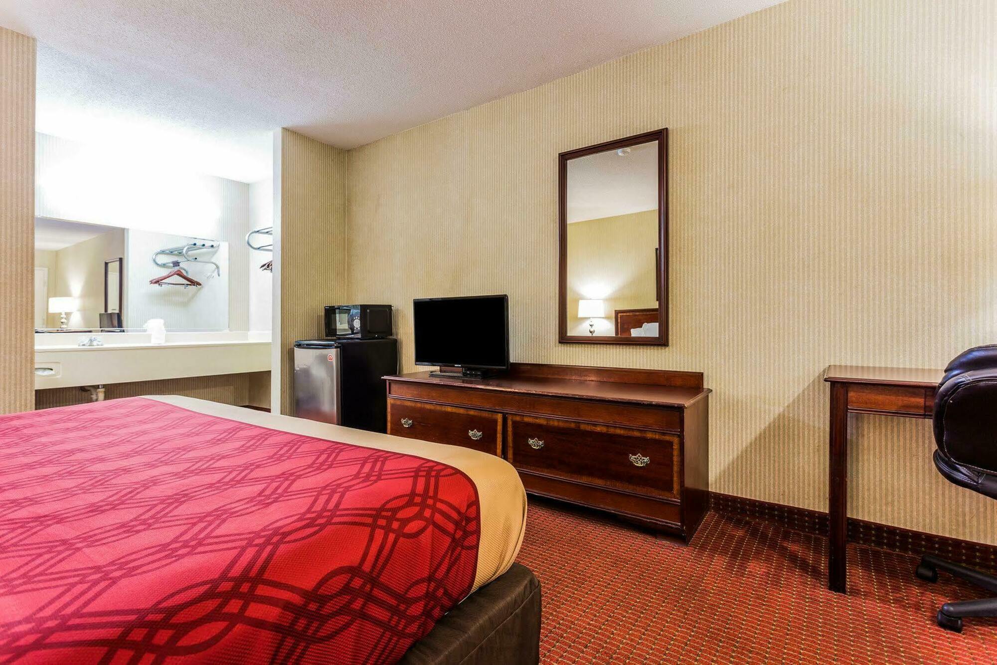Econo Lodge Inn & Suites Matthews - Charlotte Exteriör bild